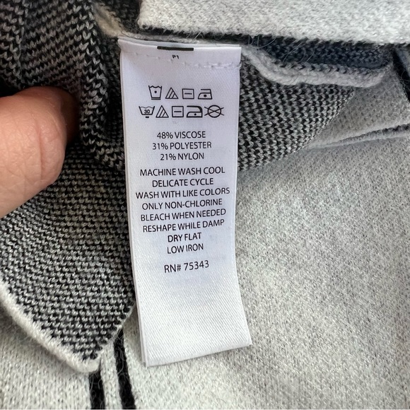 ELIE TAHARI Windowpane Black White Sweater - Picture 9 of 9